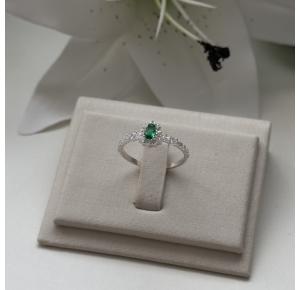 Anel Classic em Prata 925 com Zircônia Verde Esmeralda e Brancas